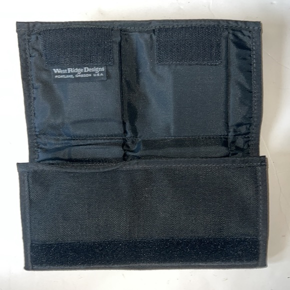 West Ridge Designs Six Pouch Travel Container Wallet - Picture 4 of 4
